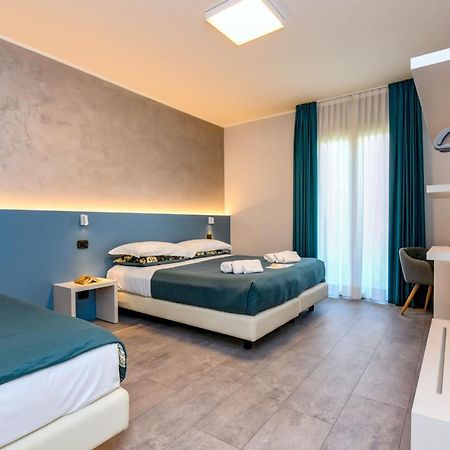 Bed and Breakfast Garda Diamant Дезенцано-дель-Гарда Екстер'єр фото
