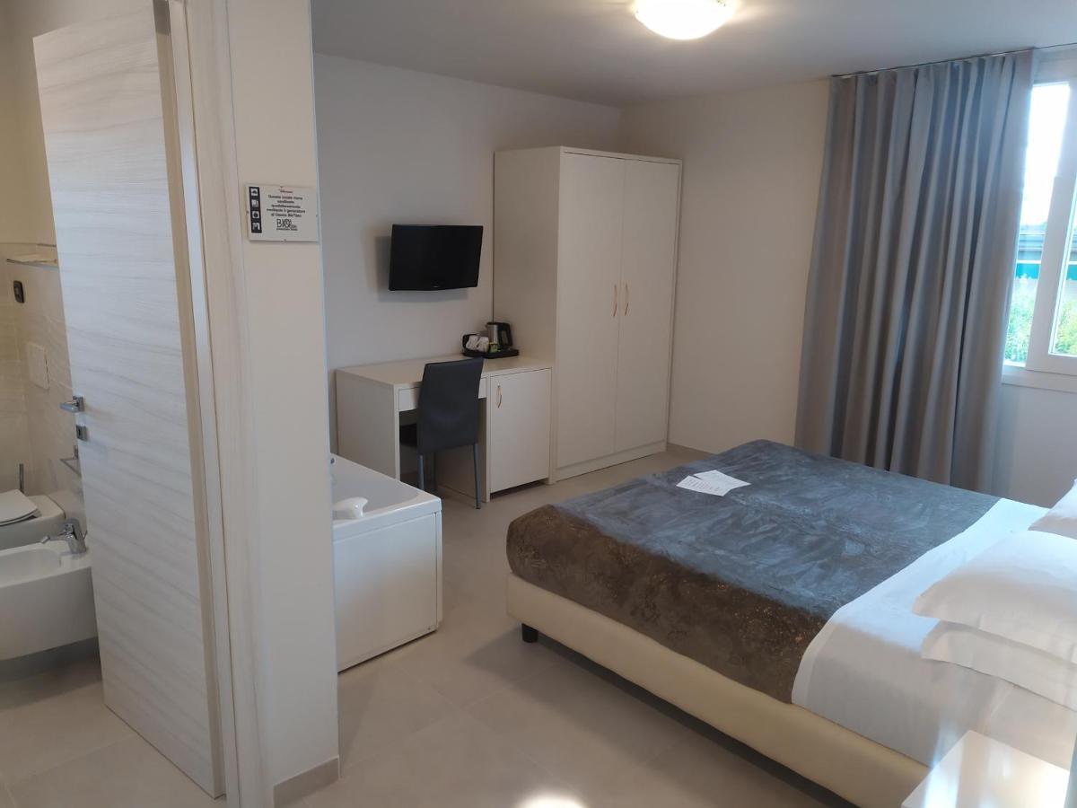 Bed and Breakfast Garda Diamant Дезенцано-дель-Гарда Екстер'єр фото