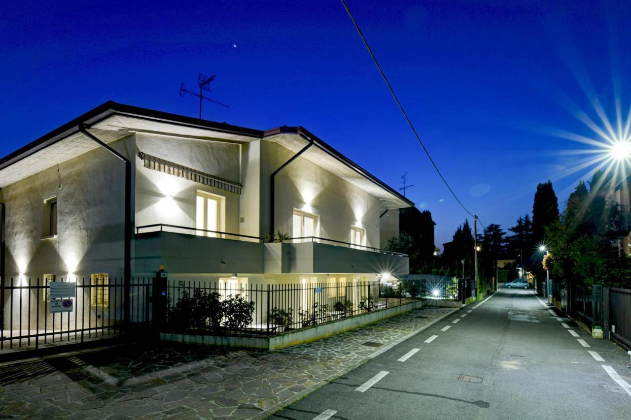 Bed and Breakfast Garda Diamant Дезенцано-дель-Гарда Екстер'єр фото