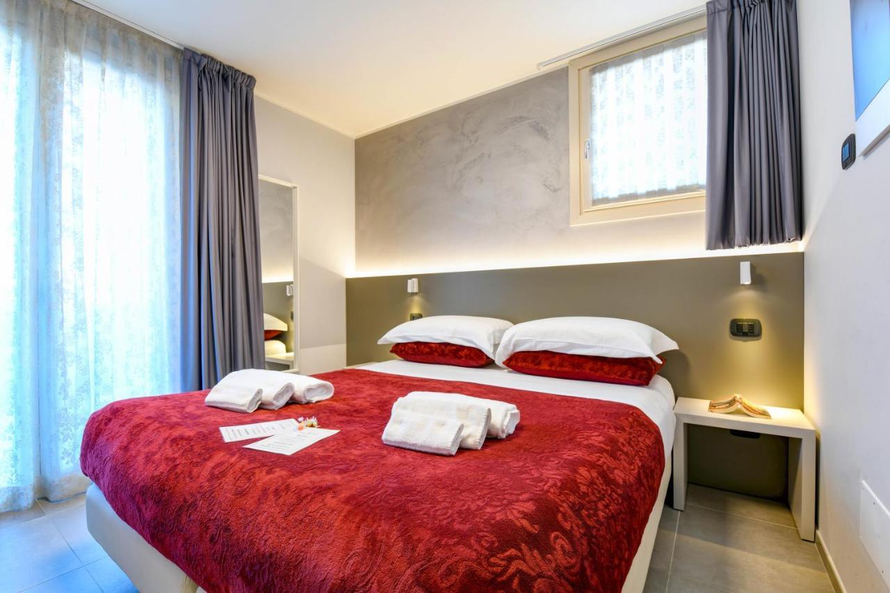 Bed and Breakfast Garda Diamant Дезенцано-дель-Гарда Екстер'єр фото