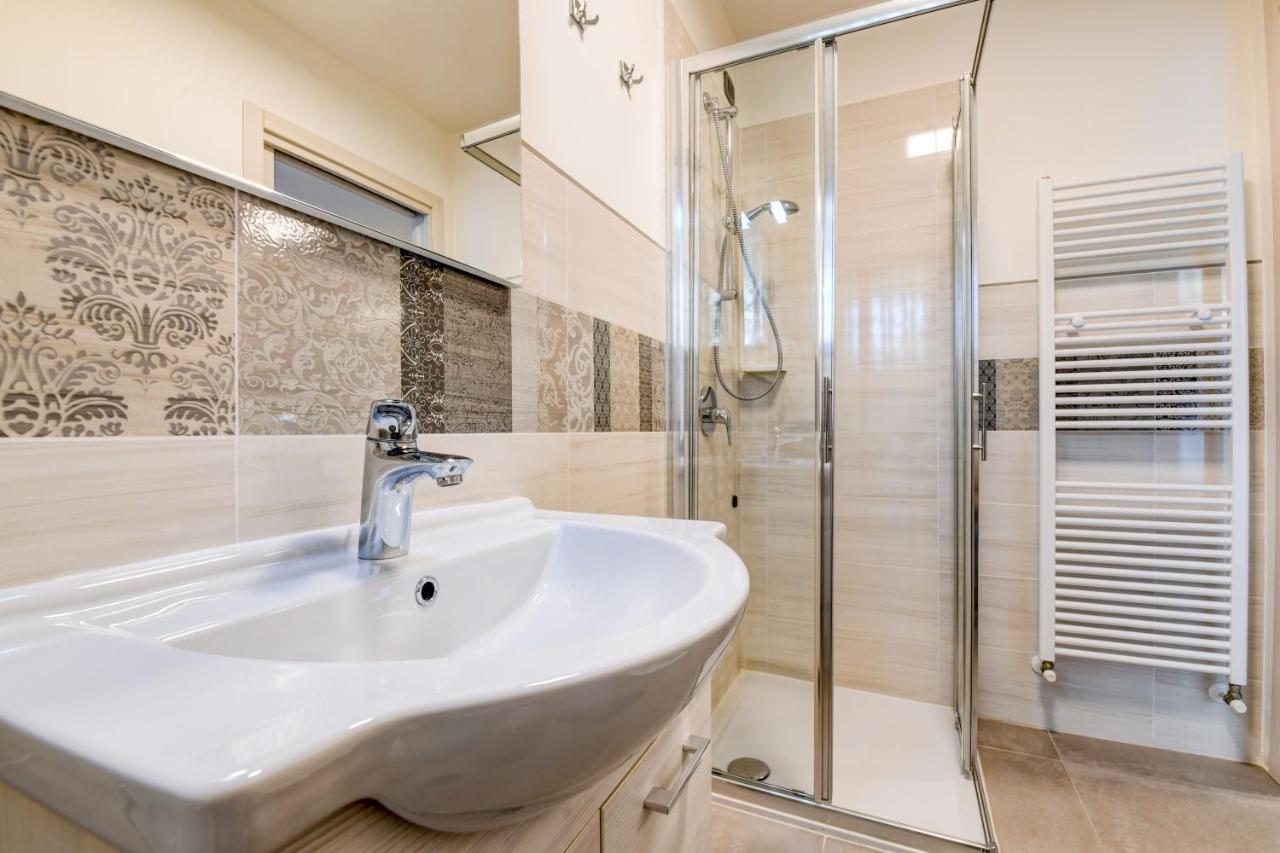 Bed and Breakfast Garda Diamant Дезенцано-дель-Гарда Екстер'єр фото