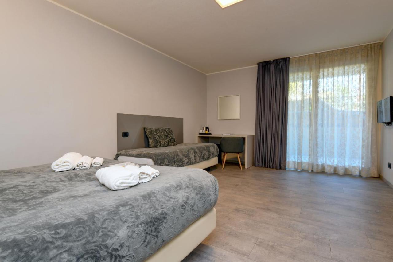 Bed and Breakfast Garda Diamant Дезенцано-дель-Гарда Екстер'єр фото
