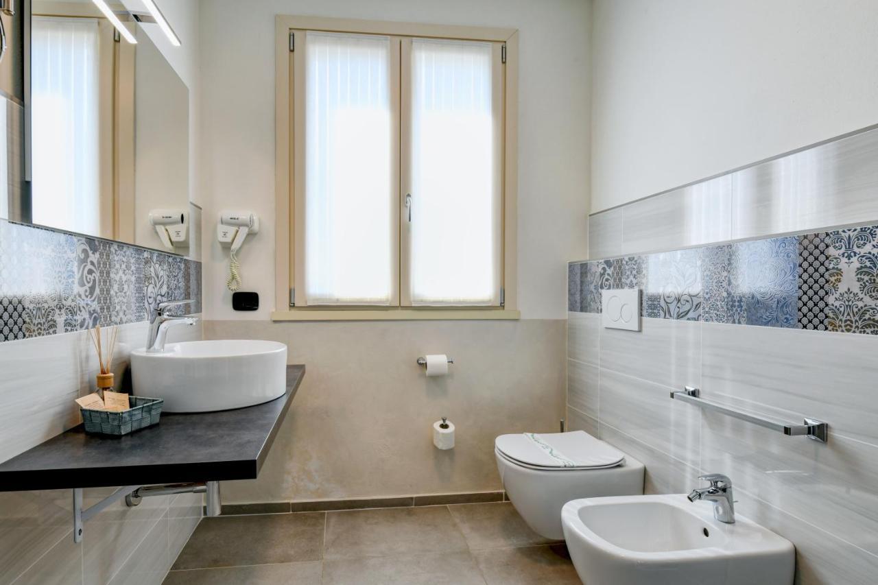 Bed and Breakfast Garda Diamant Дезенцано-дель-Гарда Екстер'єр фото