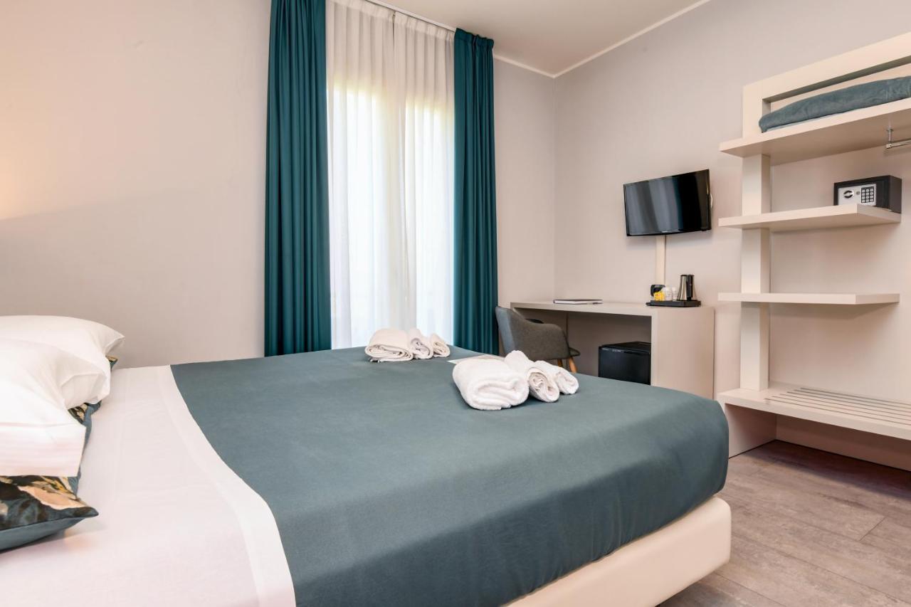 Bed and Breakfast Garda Diamant Дезенцано-дель-Гарда Екстер'єр фото
